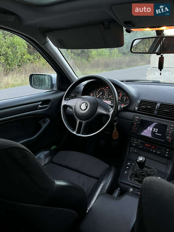 Седан BMW 3 Series 2002 в Дубровице