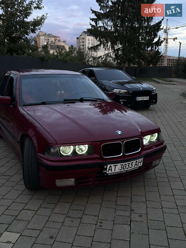 Седан BMW 3 Series 1993 в Ивано-Франковске