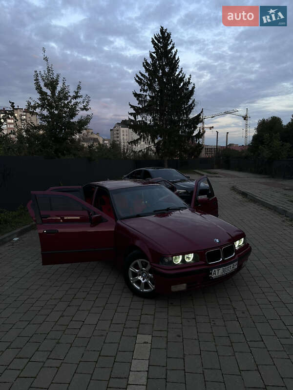 Седан BMW 3 Series 1993 в Ивано-Франковске