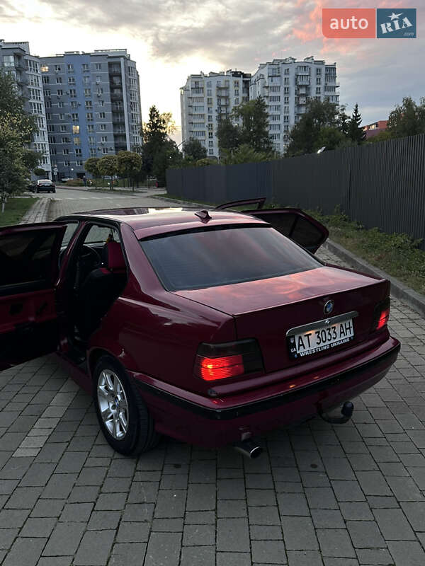 Седан BMW 3 Series 1993 в Ивано-Франковске