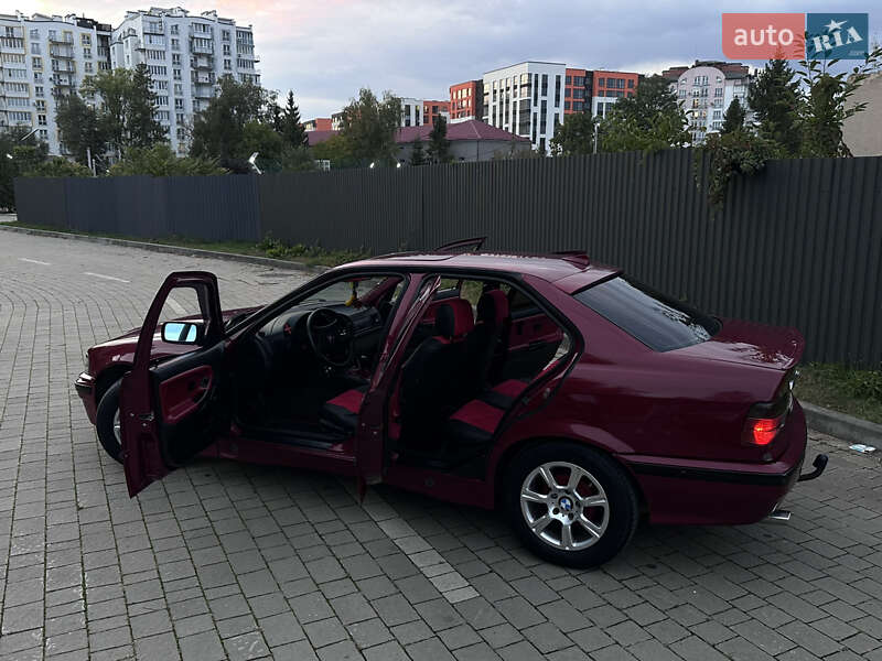 Седан BMW 3 Series 1993 в Ивано-Франковске