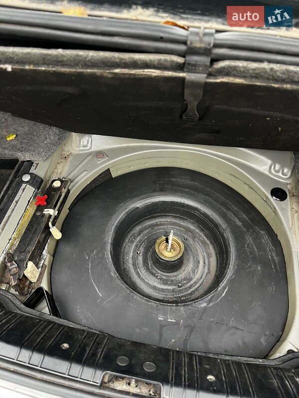 Седан BMW 3 Series 2003 в Корнине