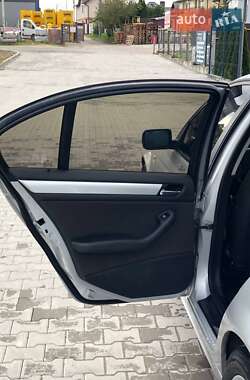 Седан BMW 3 Series 2004 в  фото 10 Седан BMW 3 Series 2004 в