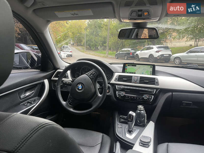 Седан BMW 3 Series 2016 в Києві