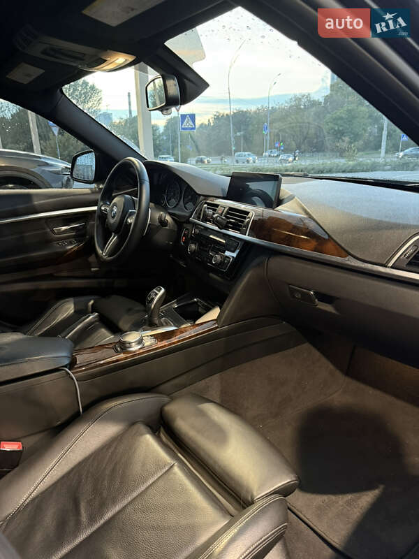 Седан BMW 3 Series 2017 в Киеве