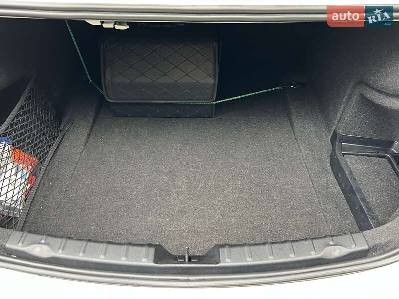 Седан BMW 3 Series 2012 в Одесі