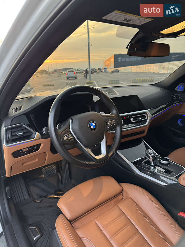 Седан BMW 3 Series 2021 в Львове