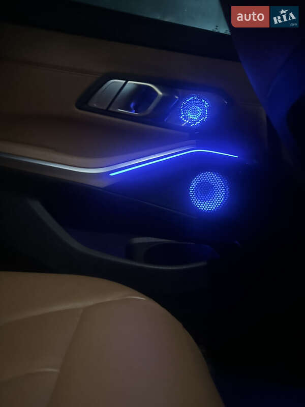 Седан BMW 3 Series 2021 в Львове