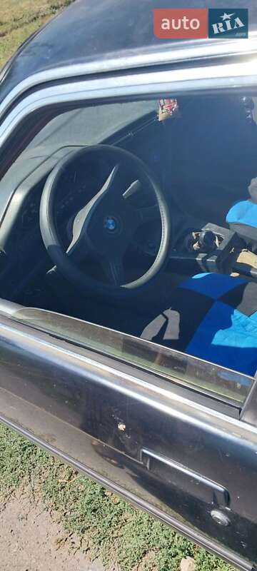 Седан BMW 3 Series 1987 в Синельниково