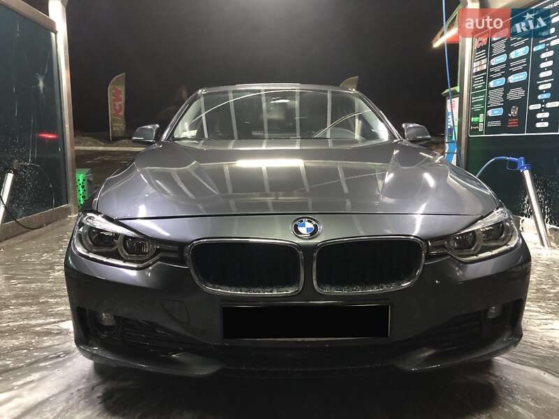 Седан BMW 3 Series 2018 в Киеве