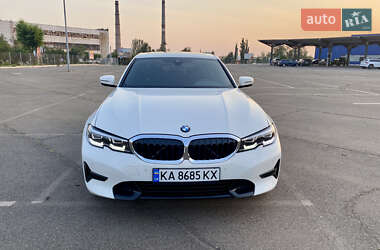 Седан BMW 3 Series 2020 в Кривом Роге