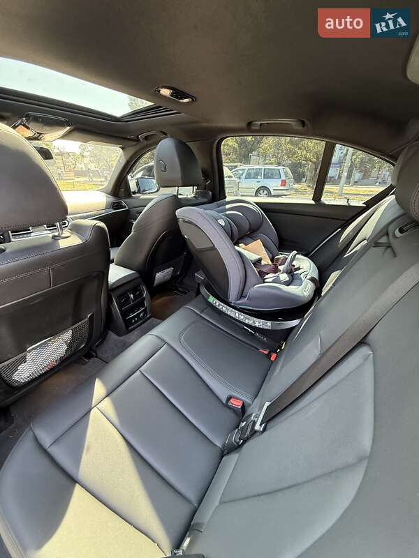 Седан BMW 3 Series 2019 в Ивано-Франковске