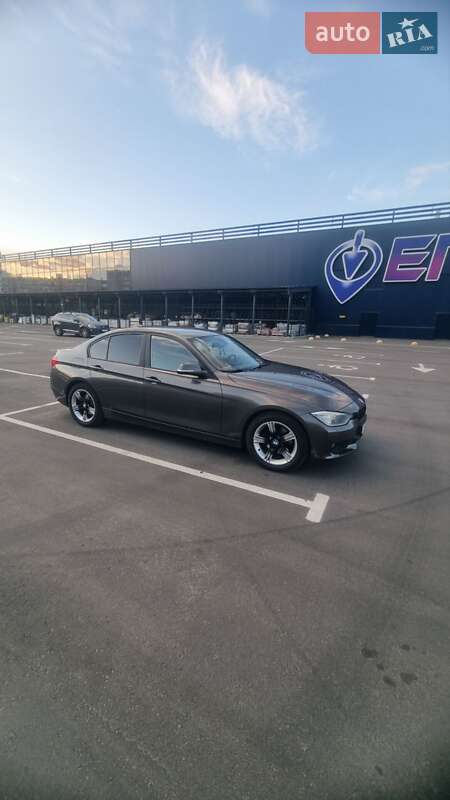 Седан BMW 3 Series 2012 в Чернигове фото 32 Седан BMW 3 Series 2012 в Чернигове