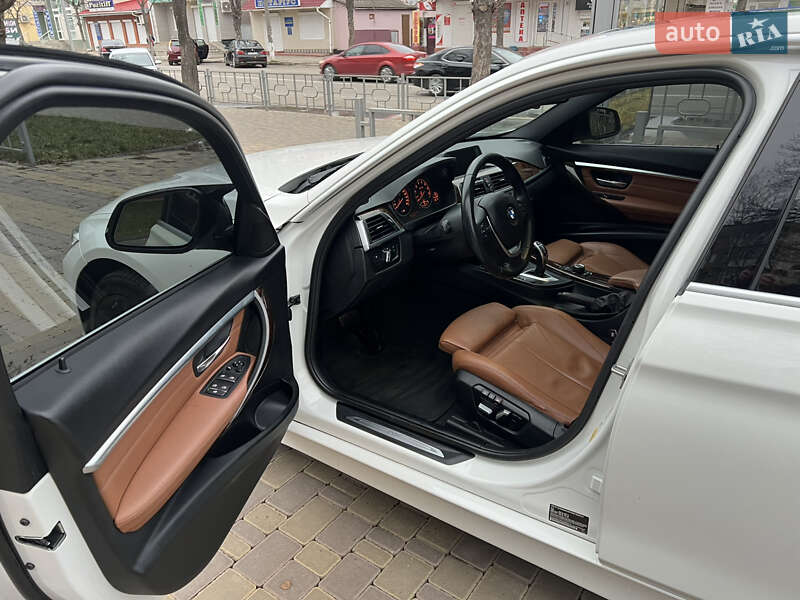 Седан BMW 3 Series 2017 в Могилев-Подольске