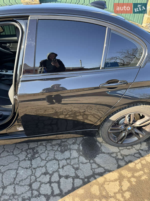 Седан BMW 3 Series 2016 в Гайвороні