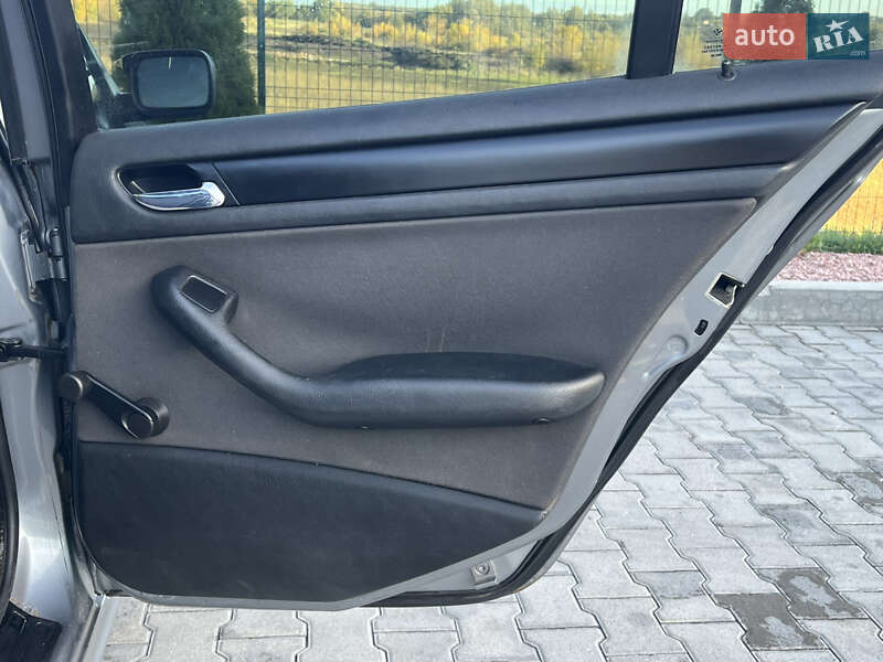 Седан BMW 3 Series 2004 в Виннице