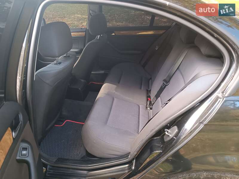 Седан BMW 3 Series 2004 в Романове