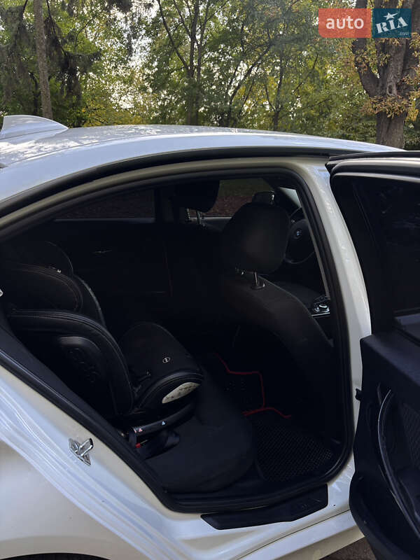 Седан BMW 3 Series 2012 в Черновцах