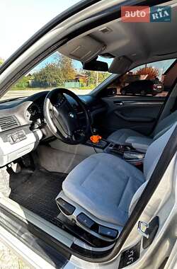 Седан BMW 3 Series 2002 в  фото 12 Седан BMW 3 Series 2002 в