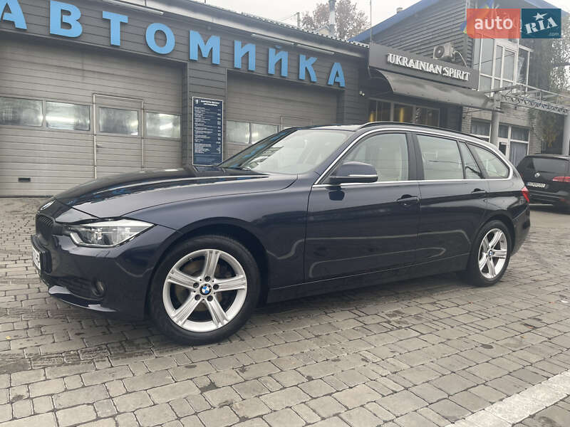 Универсал BMW 3 Series 2015 в Киеве