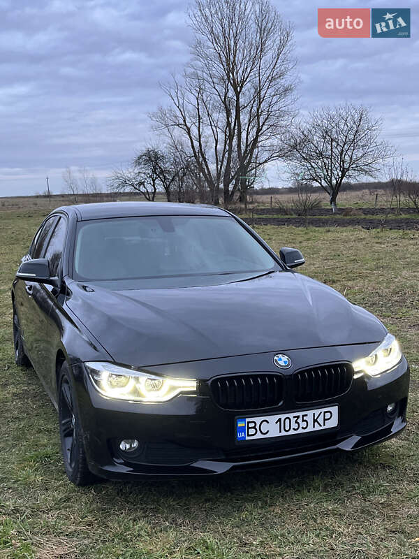 Седан BMW 3 Series 2015 в Городке