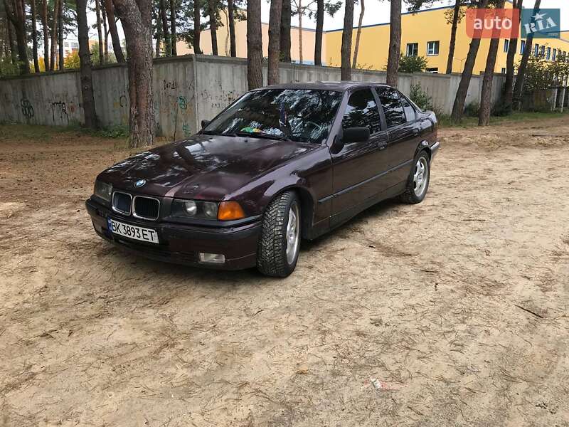 Седан BMW 3 Series 1994 в Вараші