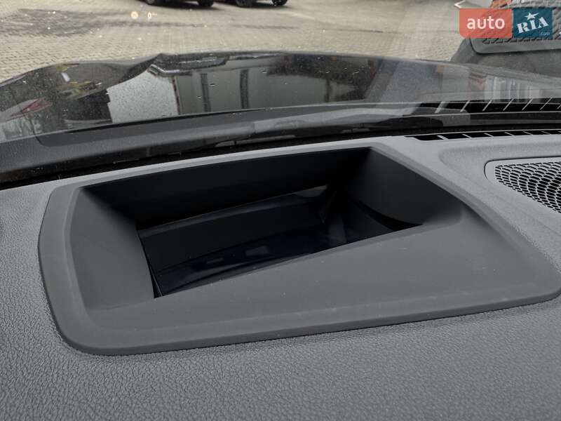 Седан BMW 3 Series 2019 в Одессе