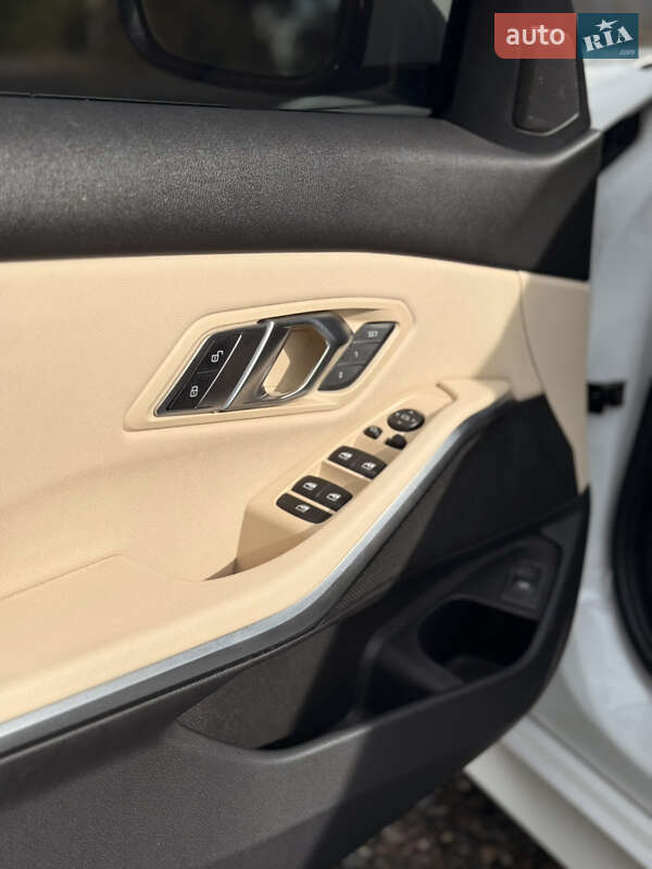 Седан BMW 3 Series 2019 в Самборе