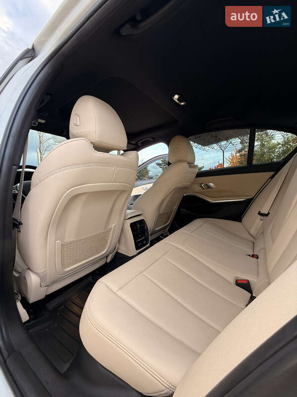 Седан BMW 3 Series 2019 в Самборе