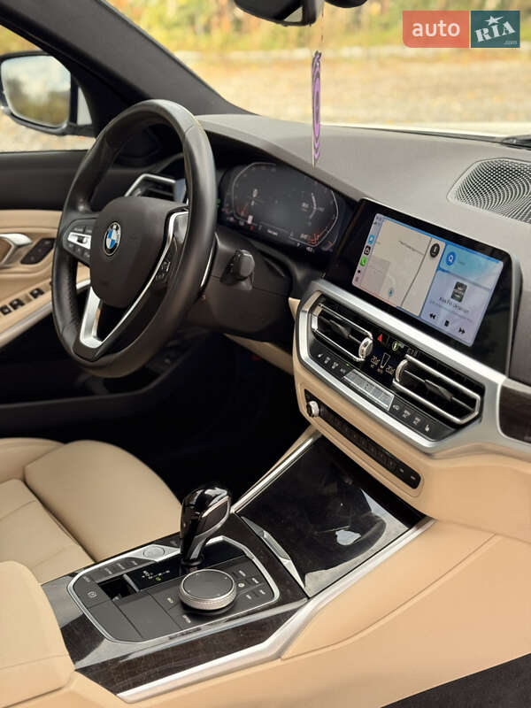 Седан BMW 3 Series 2019 в Самборе