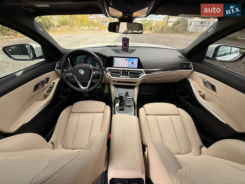 Седан BMW 3 Series 2019 в Самборе