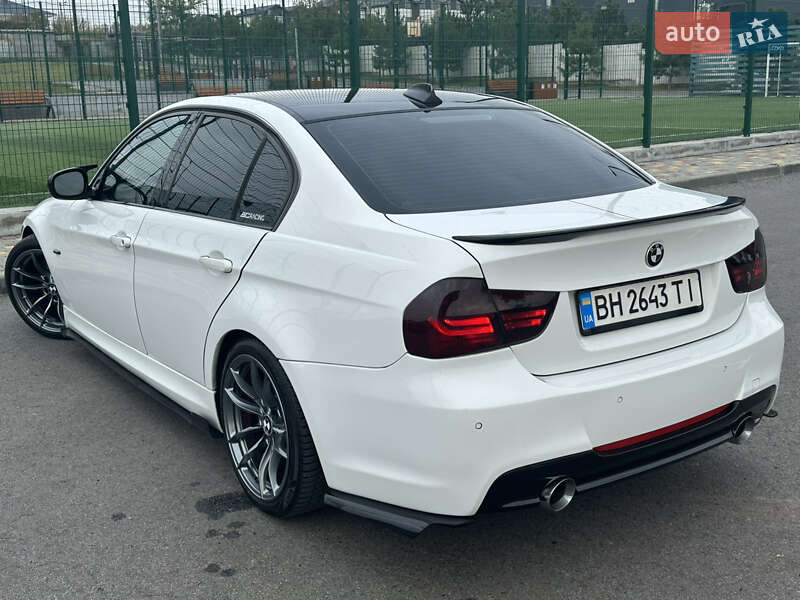 Седан BMW 3 Series 2010 в Одессе