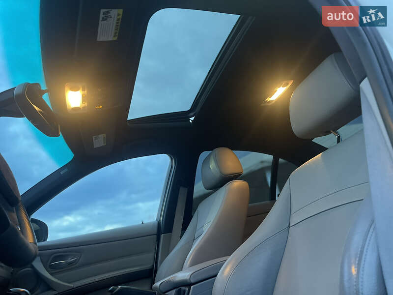 Седан BMW 3 Series 2010 в Одессе