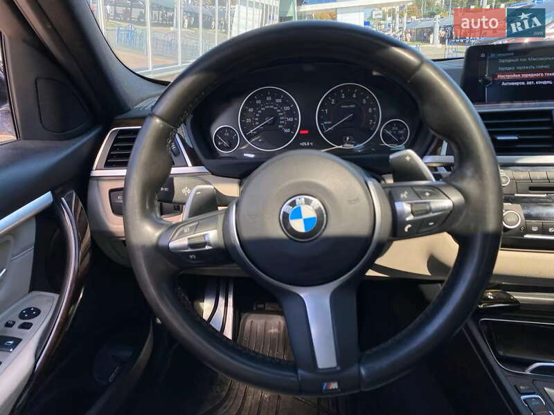 Седан BMW 3 Series 2017 в Киеве