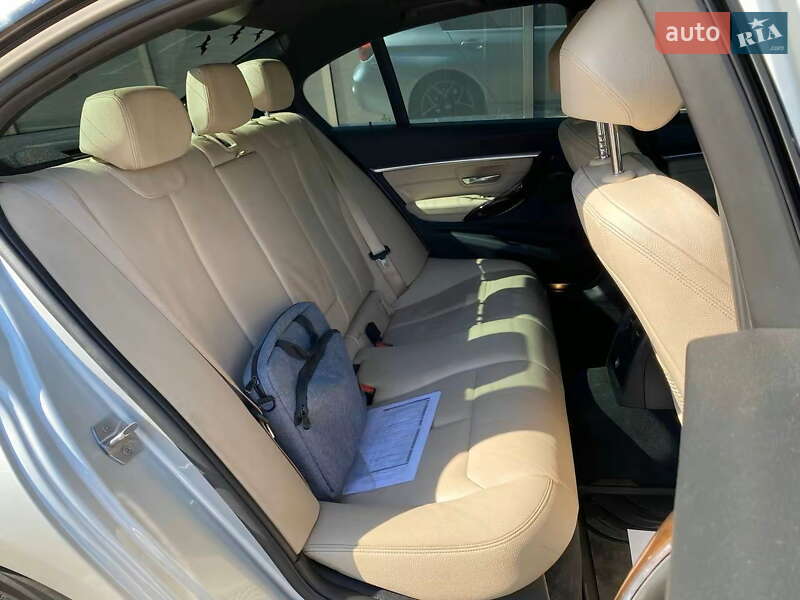 Седан BMW 3 Series 2017 в Киеве