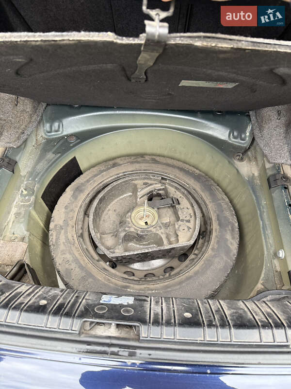 Седан BMW 3 Series 2003 в Кам'янець-Подільському