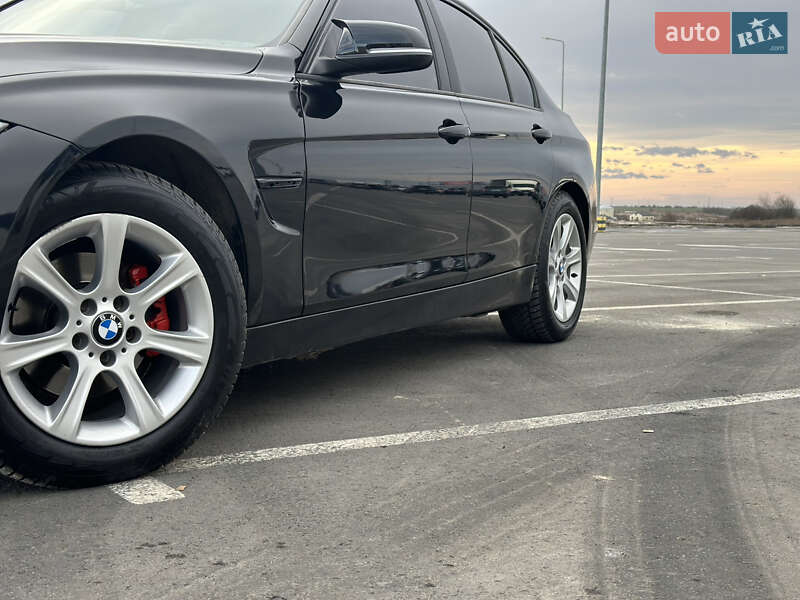 Седан BMW 3 Series 2014 в Львові