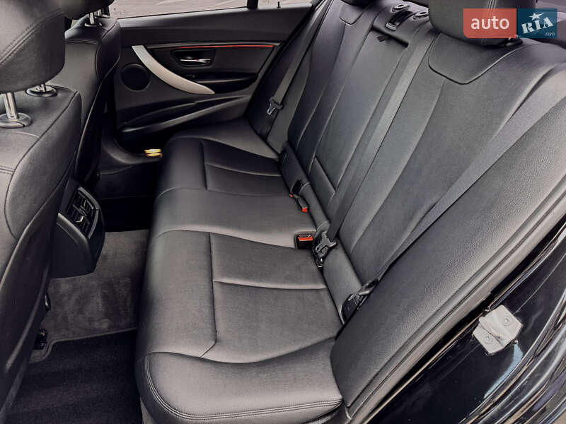 Седан BMW 3 Series 2014 в Львові