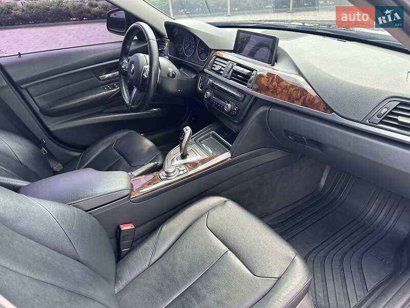 Седан BMW 3 Series 2013 в Виннице