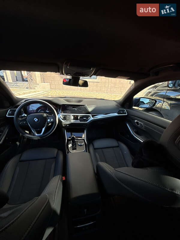 Седан BMW 3 Series 2022 в Николаеве