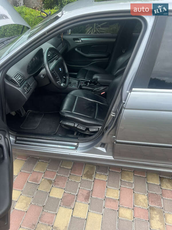 Седан BMW 3 Series 2003 в Ровно