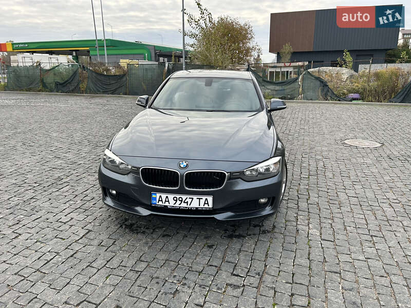 Седан BMW 3 Series 2015 в 