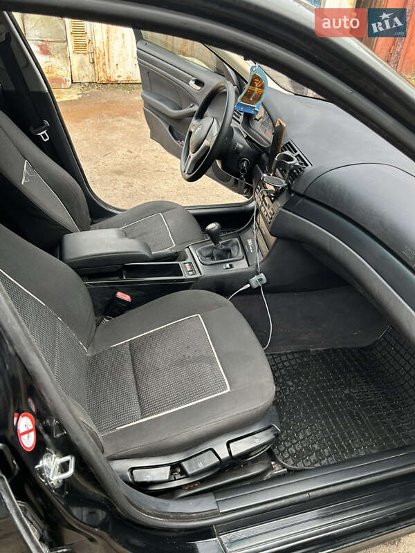 Седан BMW 3 Series 2002 в Киеве