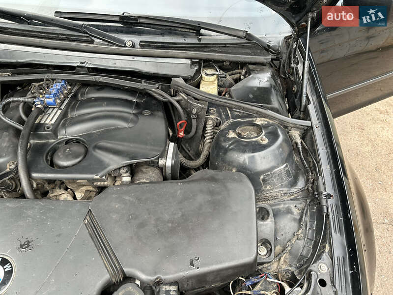 Седан BMW 3 Series 2002 в Киеве