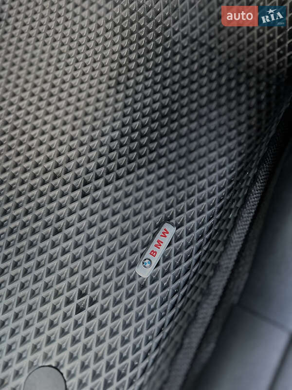 Седан BMW 3 Series 2009 в Киеве