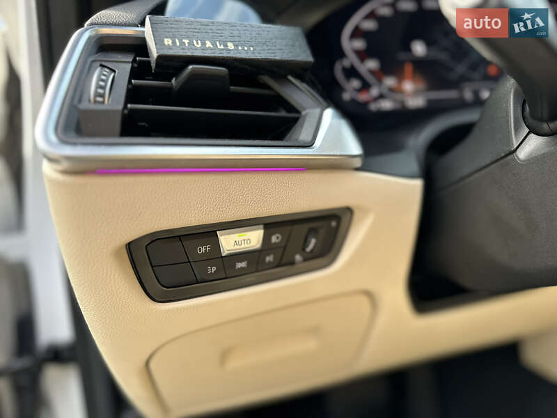 Седан BMW 3 Series 2021 в Львове