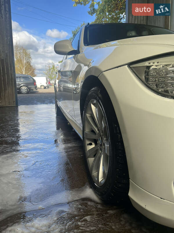 Универсал BMW 3 Series 2012 в Березному