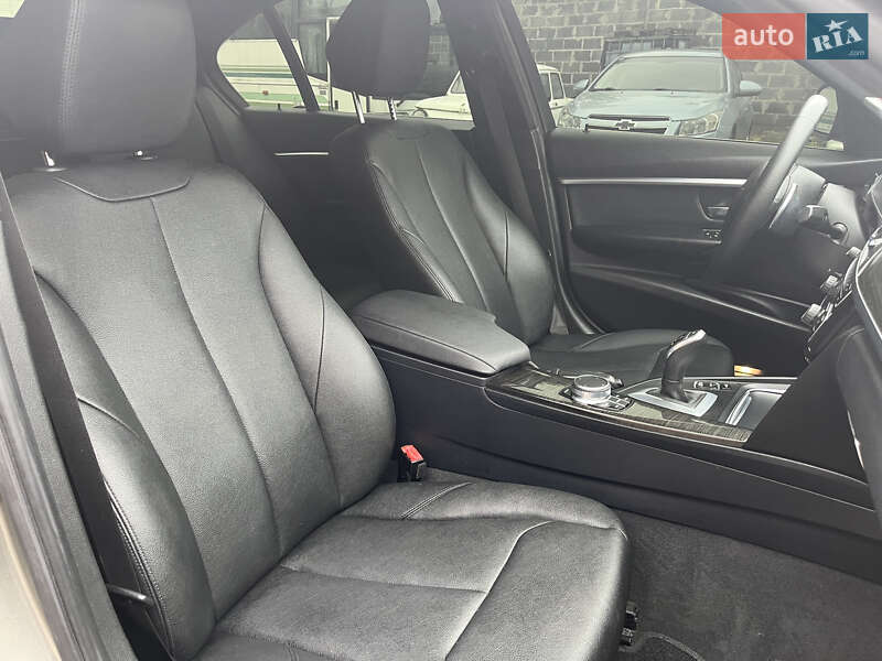 Седан BMW 3 Series 2018 в Калуше фото 35 Седан BMW 3 Series 2018 в Калуше