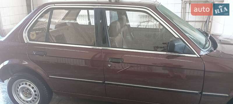 Седан BMW 3 Series 1986 в Ладыжине