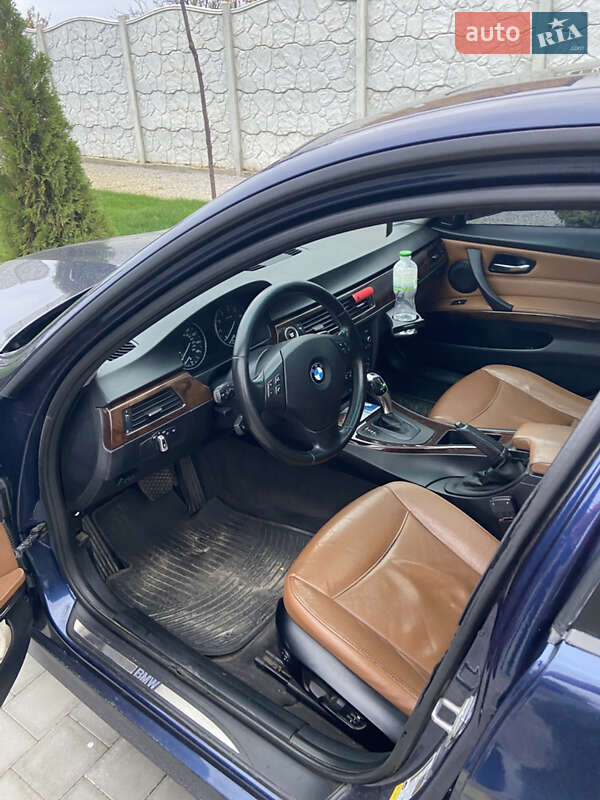 Седан BMW 3 Series 2010 в Новомосковске фото 17 Седан BMW 3 Series 2010 в Новомосковске